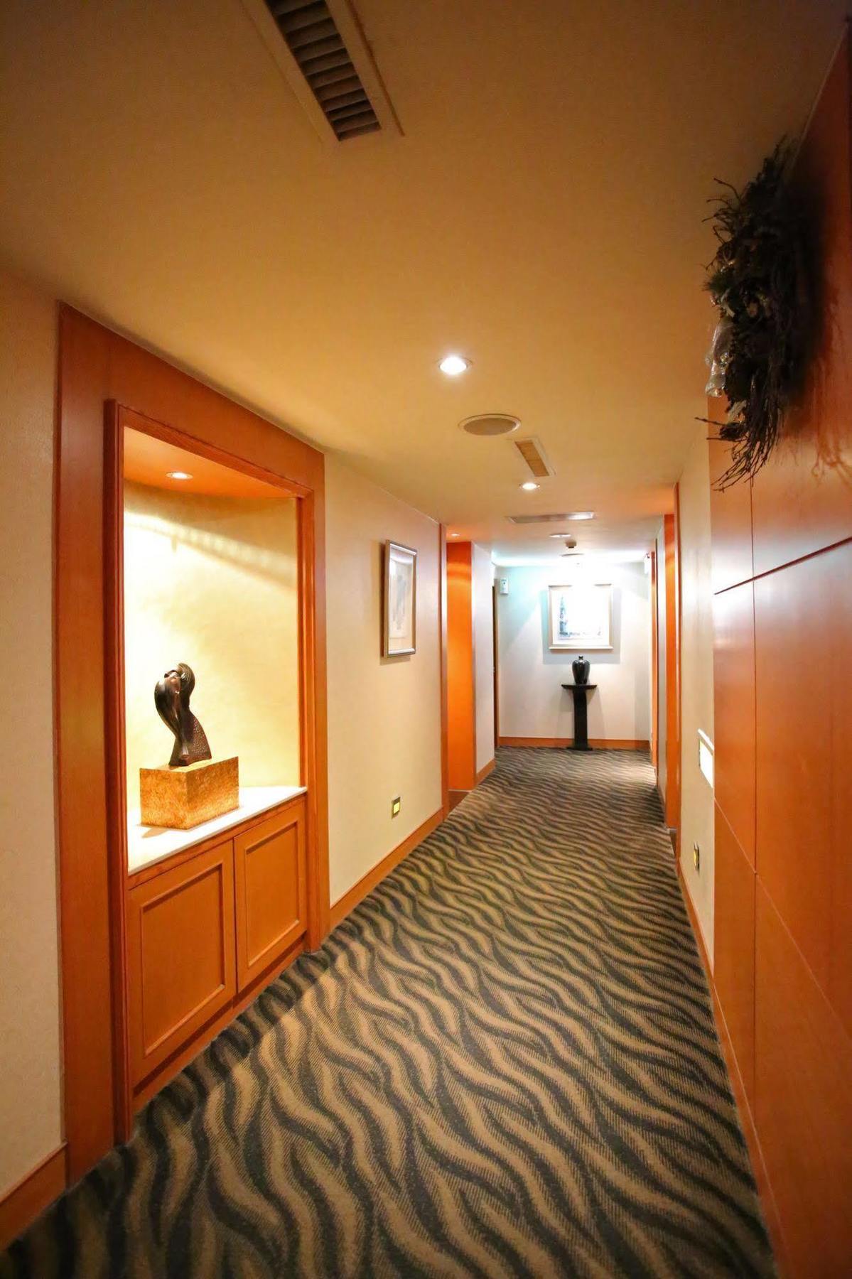 Elegance Hotel Taipei Exterior foto
